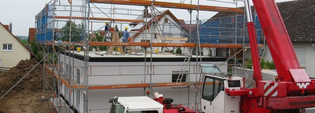 housebuilding-1407462_1920.jpg