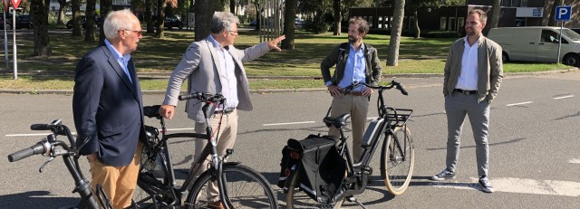 werkbezoek provincie met brug.JPG